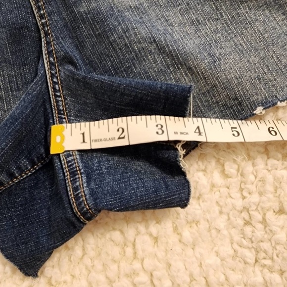 Torrid boho High Rise Raw Hem Shorts medium wash plus size 20 - Picture 5 of 9